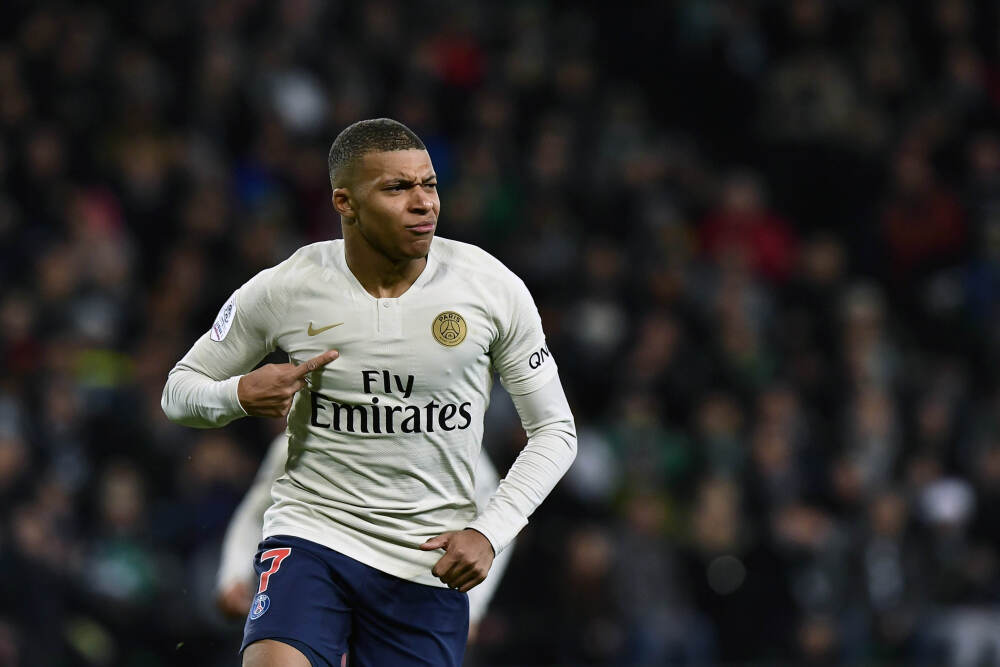 福州“修鞋叔叔”爆火！有人穿越一座城去找他